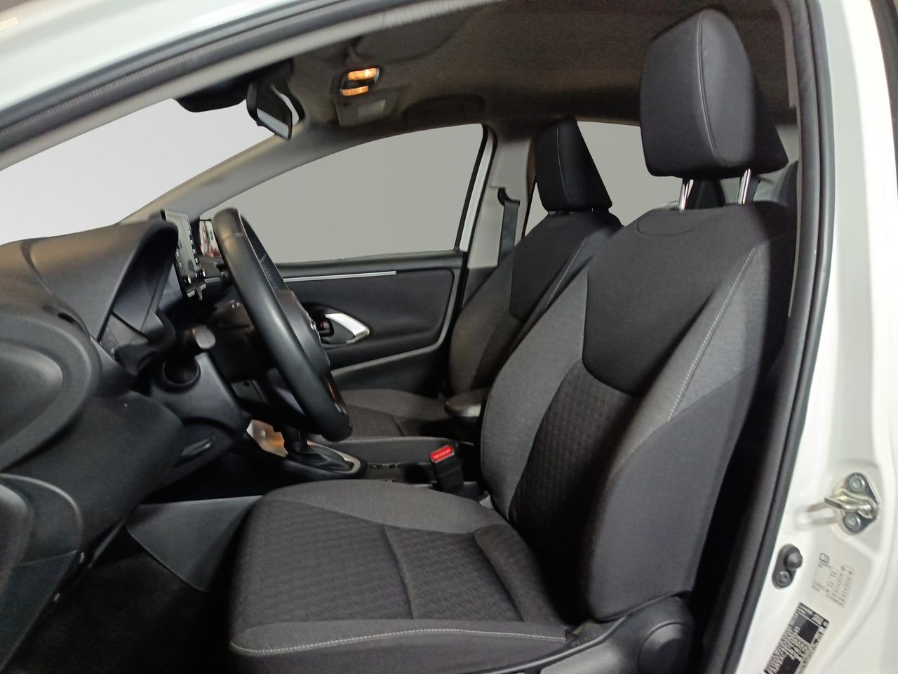 TOYOTA Yaris 4ª serie - Yaris 1.5 Hybrid 5 porte Business