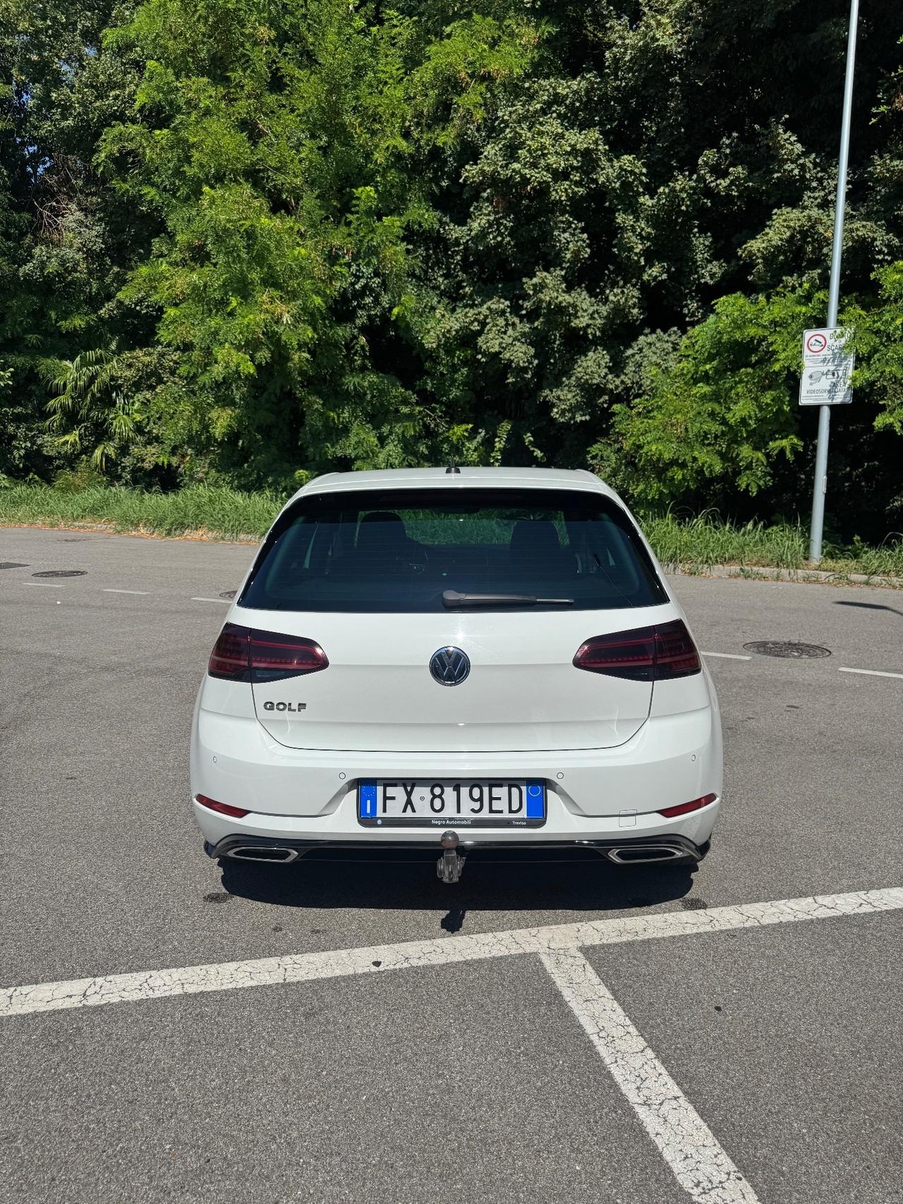 Volkswagen Golf 2.0 TDI 5p. R-Line
