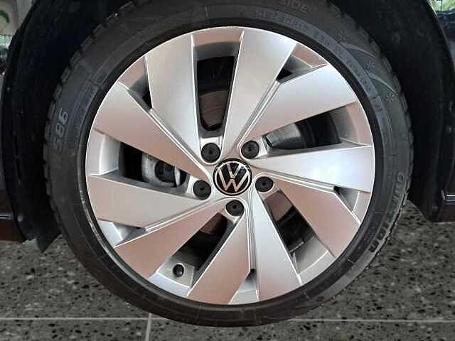Volkswagen Golf 8ª serie 2.0TDI 115CV DSG Style - NEOPATENTATI