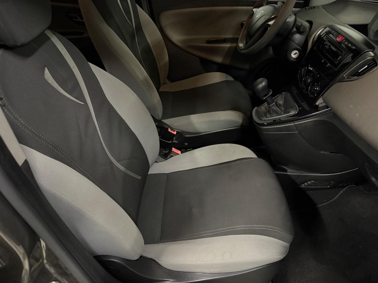 Lancia Ypsilon 1.2 69 CV 5 porte GPL Ecochic Silver