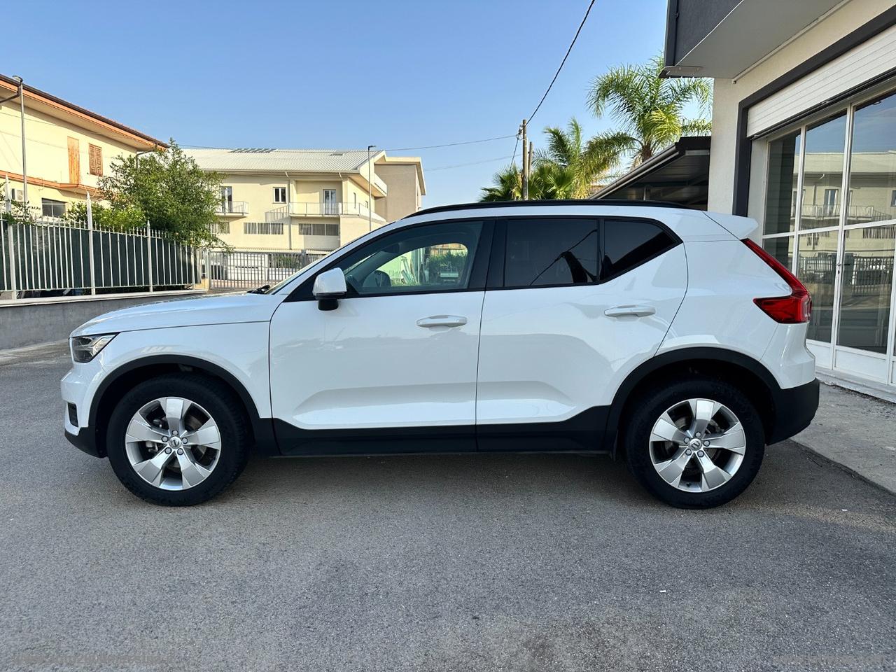 VOLVO XC40 D3 Business