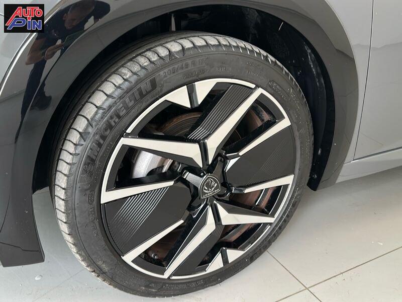 Peugeot 208 GT Hybrid 136 e-DCS6 auto
