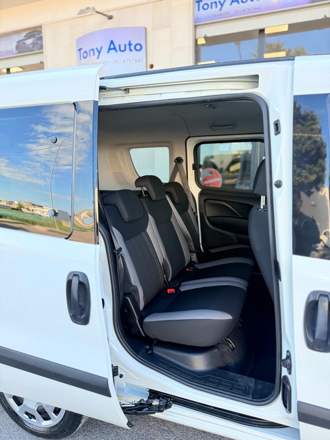 Fiat Doblo 1.6 MJT 16v Lounge N1 5POSTI con NAVI,BLOCK SHAFT,BLUETOOTH,SCHERMO TOUCH