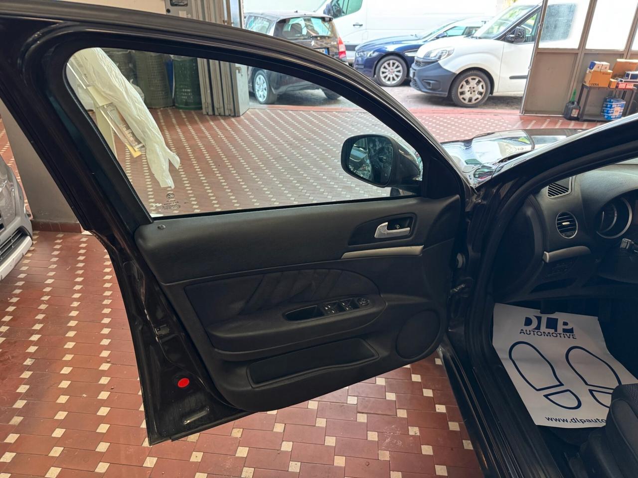Alfa Romeo 159 1.9 JTDm Sportwagon Distinctive