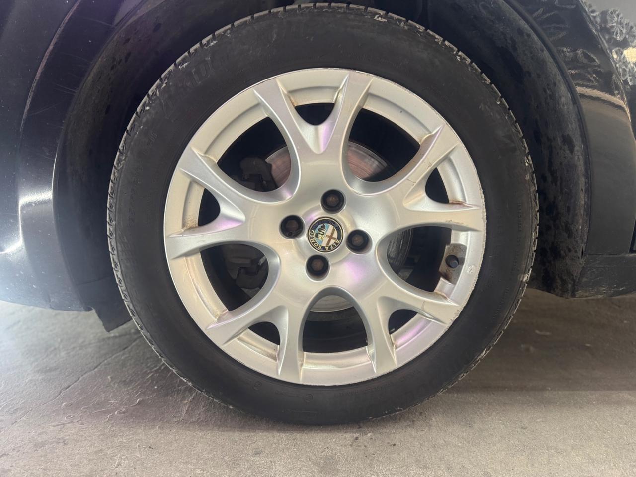 Alfa Romeo MiTo 1.6 JTDm ADATTA NEOPATENTATI