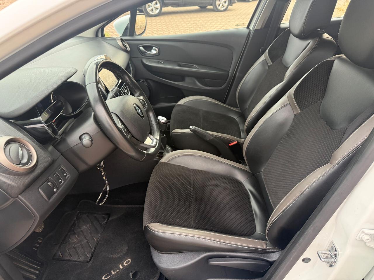 Renault Clio IV 2017 1.5 dci energy Intens 75cv FullLed Navi RetroCam Pelle