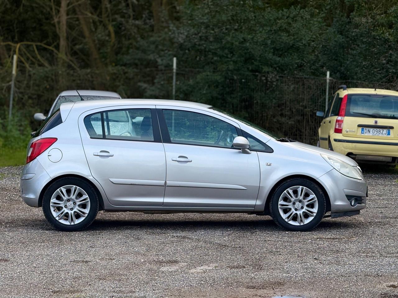 Opel Corsa 1.2 5 porte Cosmo