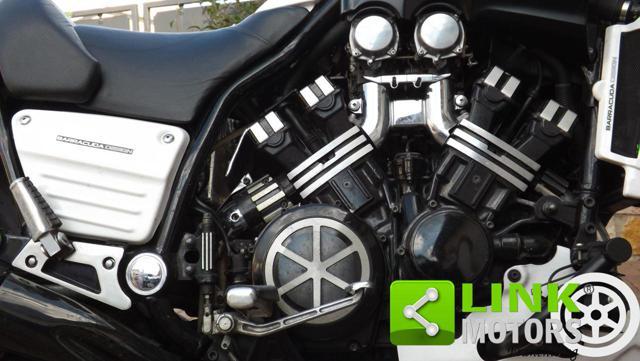 YAMAHA VMAX Special ben tenuta dispone di pezzi originali