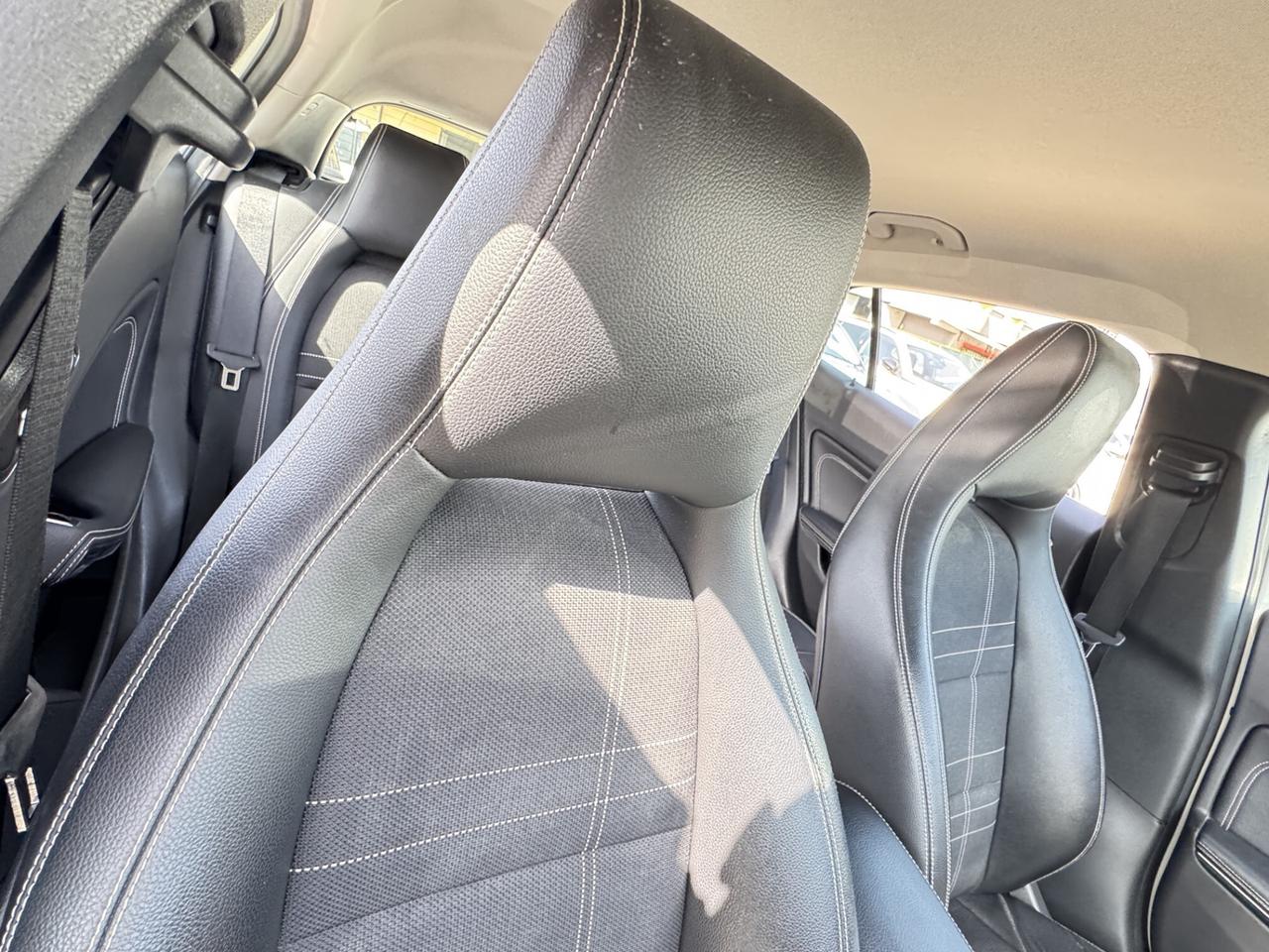 MERCEDES-BENZ GLA 200CDI PREMIUM PER NEOPATENTATI