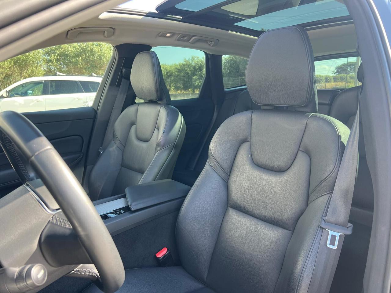 Volvo XC 60 Plus Dark