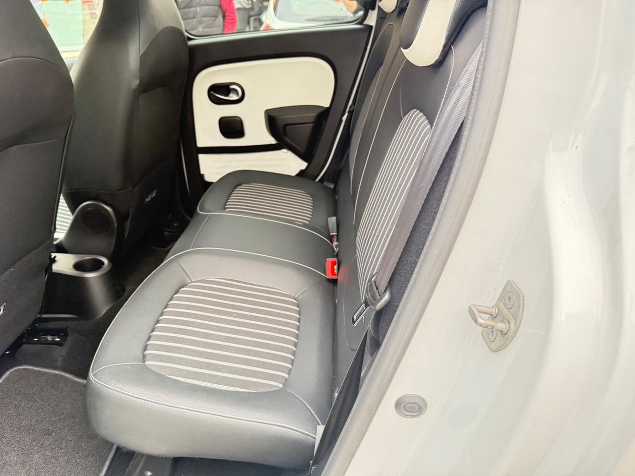 Renault Twingo TCe 95 CV Intens LED PELLE NAVI SEDILI RISCALDATI PDC BLUETOOTH CAR PLAY KAMERA CLIMA AUTOMAT