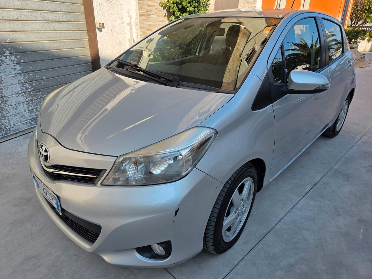 Toyota Yaris 1.4 D-4D 5 porte Lounge