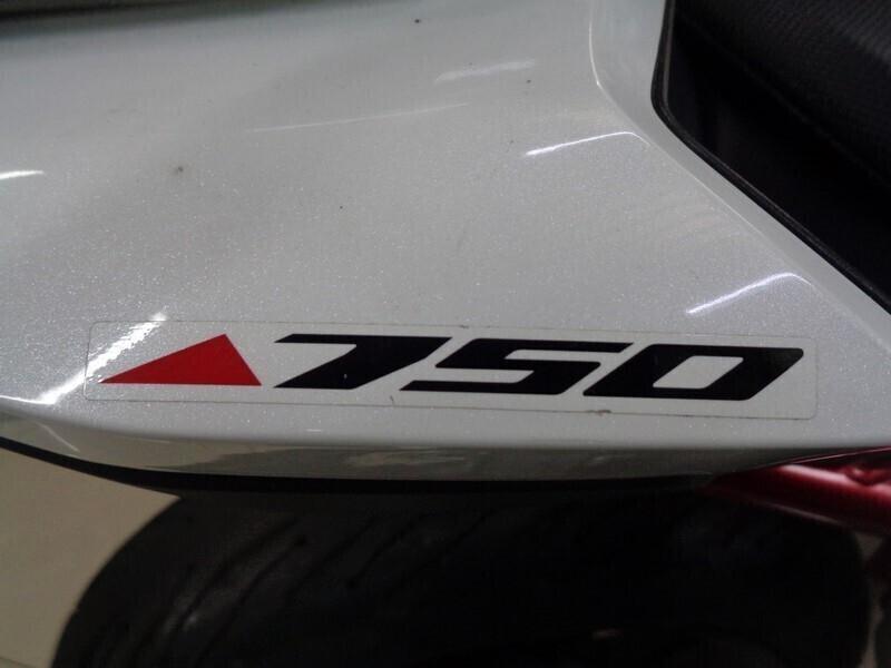 Honda Hornet 750 2024 soli 1400 KM