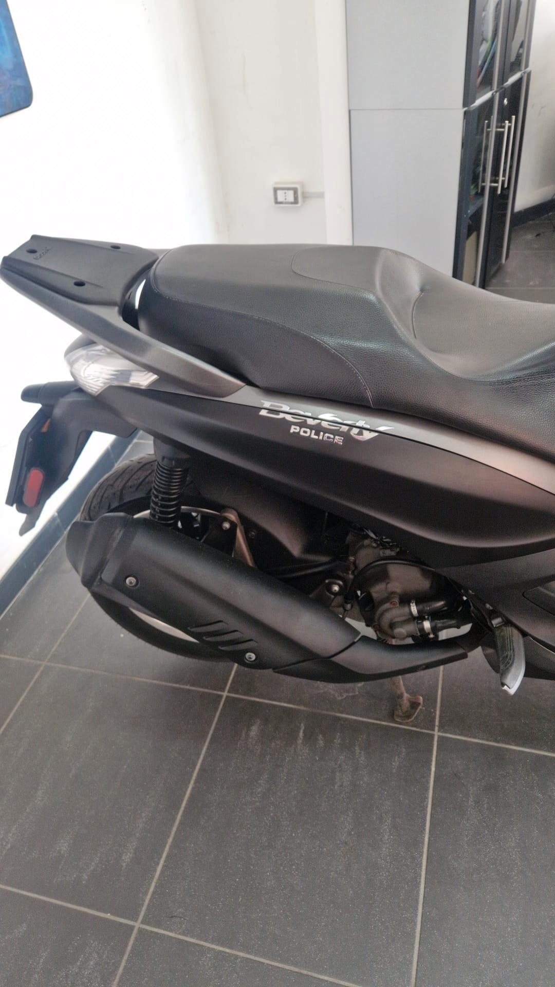 Piaggio Beverly 300 police
