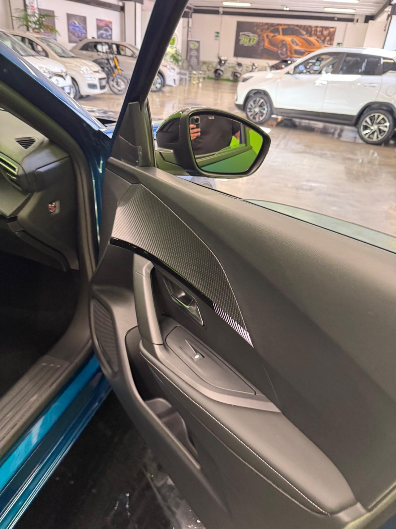 Peugeot 2008 PureTech 130 S&S EAT8 Allure