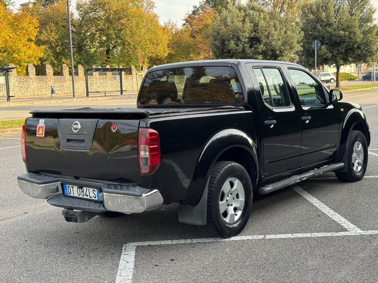 Nissan Navara 2.5 dCi Doppia Cabina 5 Posti