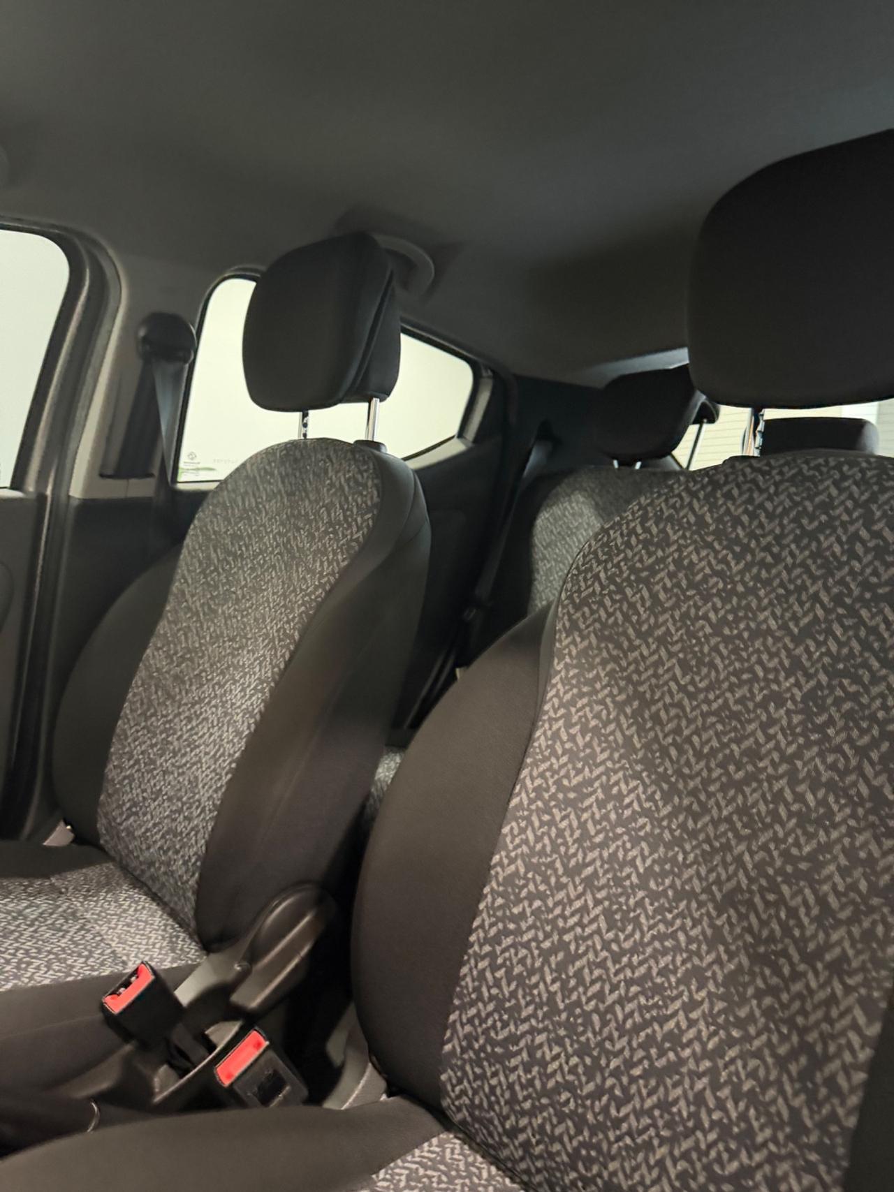 Lancia Ypsilon Elefantino Blu Gpl casa madre