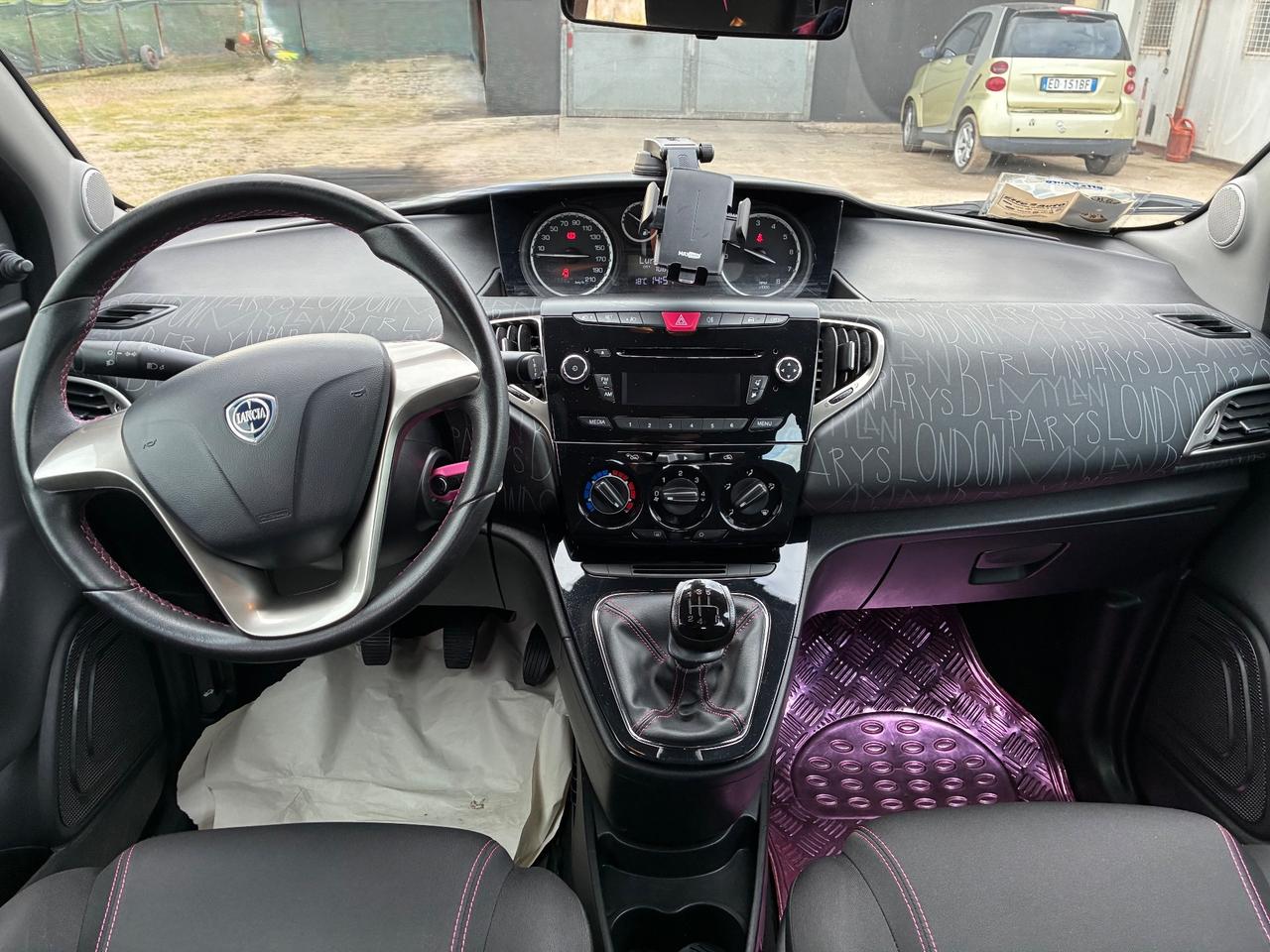 Lancia Ypsilon 1.2 69 CV 5 porte Platinum