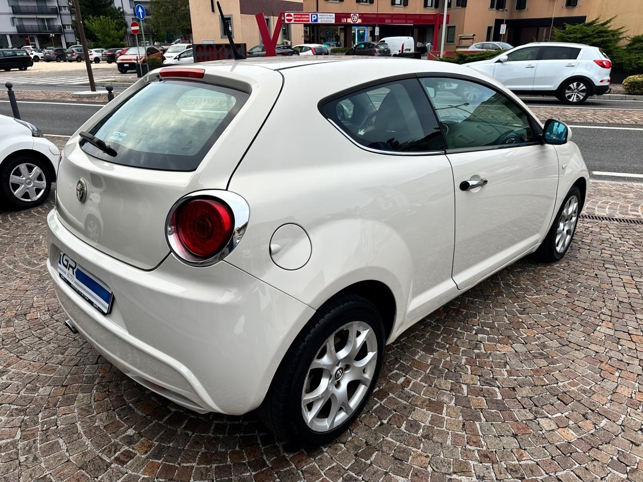 Alfa Romeo MiTo 1.3 JTDm-2 95 CV S&S Distinctive Sport Pack
