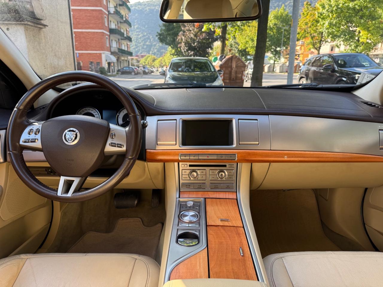 Jaguar XF 2.7D V6 Premium Luxury