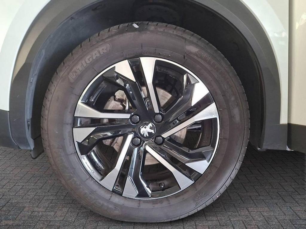 Peugeot 2008 1.5 BlueHDi Allure Pack