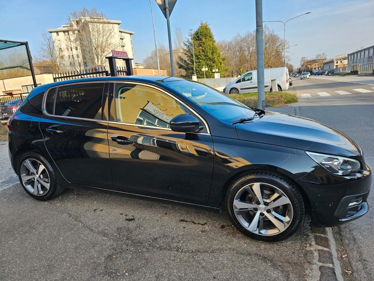 Peugeot 308 BlueHDi 120cv Allure*S&S*Navi*Pdc*Euro6*