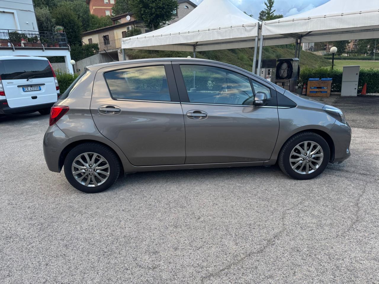 Toyota Yaris 1.0 5 porte Lounge