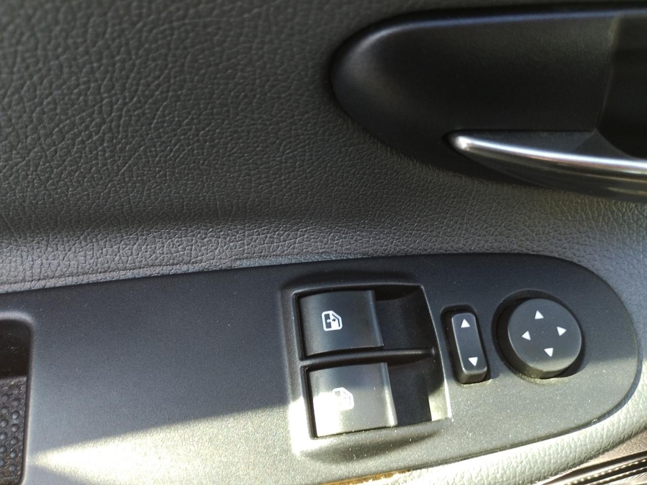 Lancia Ypsilon 5 Porte Ypsilon 1.2 8v Silver s&s 69cv E6