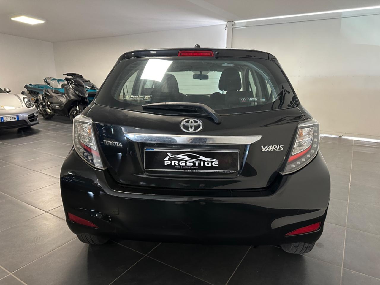 TOYOTA YARIS 1.0 NEOPATENTATI 69CV GARANZIA UNIPRO
