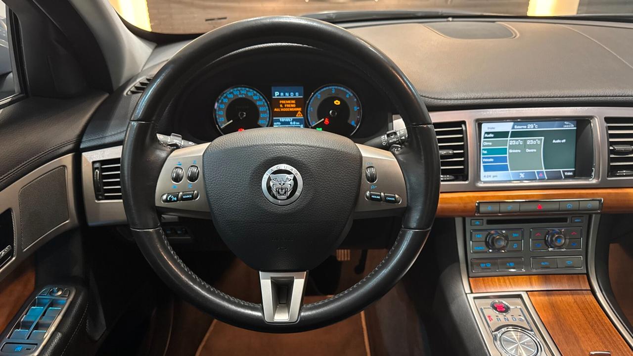 Jaguar XF 2.7D V6 - 2008