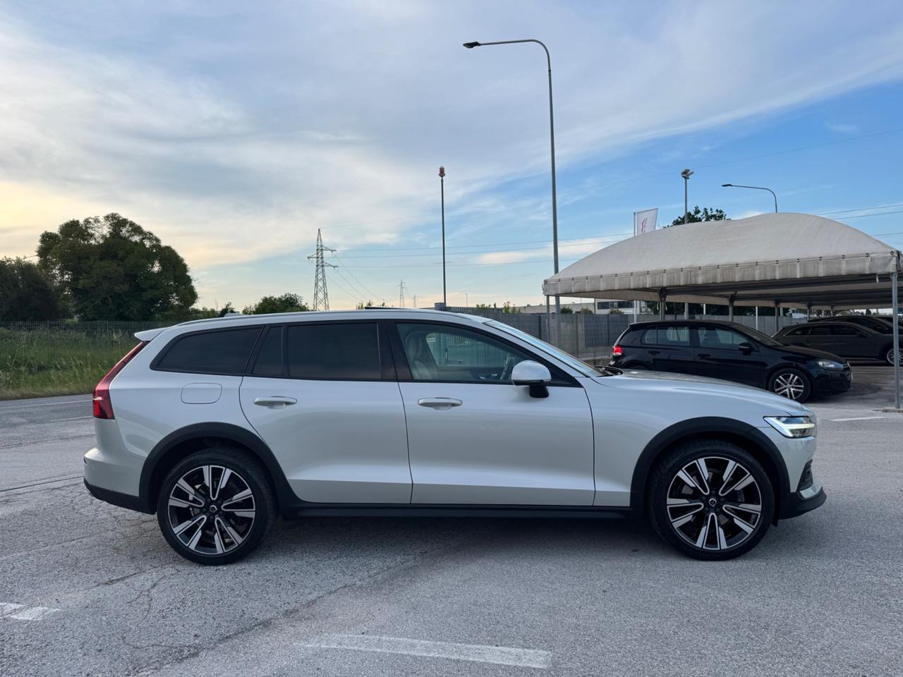Volvo V60 Cross Country V60 Cross Country B4 (d) AWD Geartronic Business Pro Line