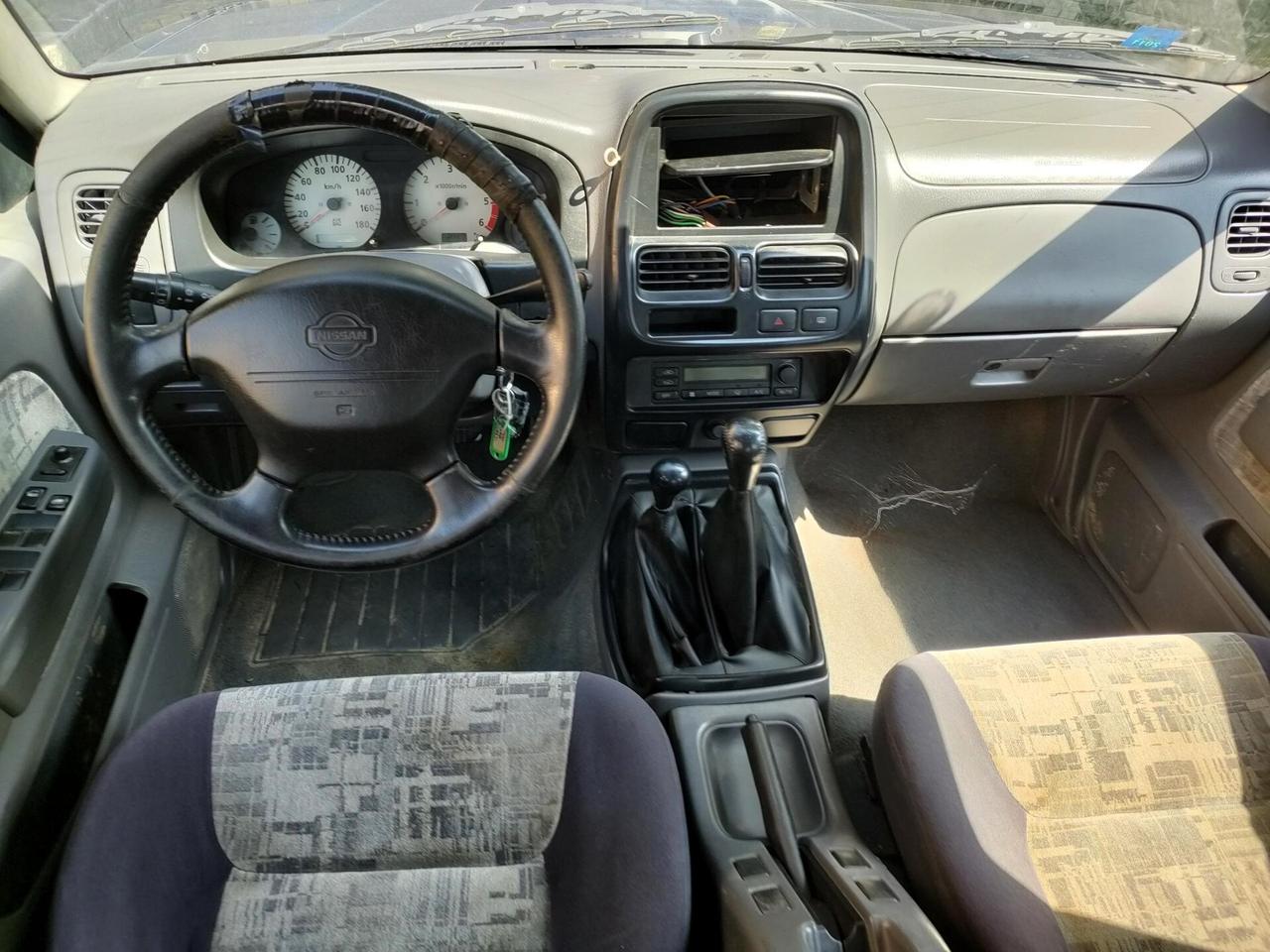 Nissan Navara Double Cab King Cab 2.5 TD