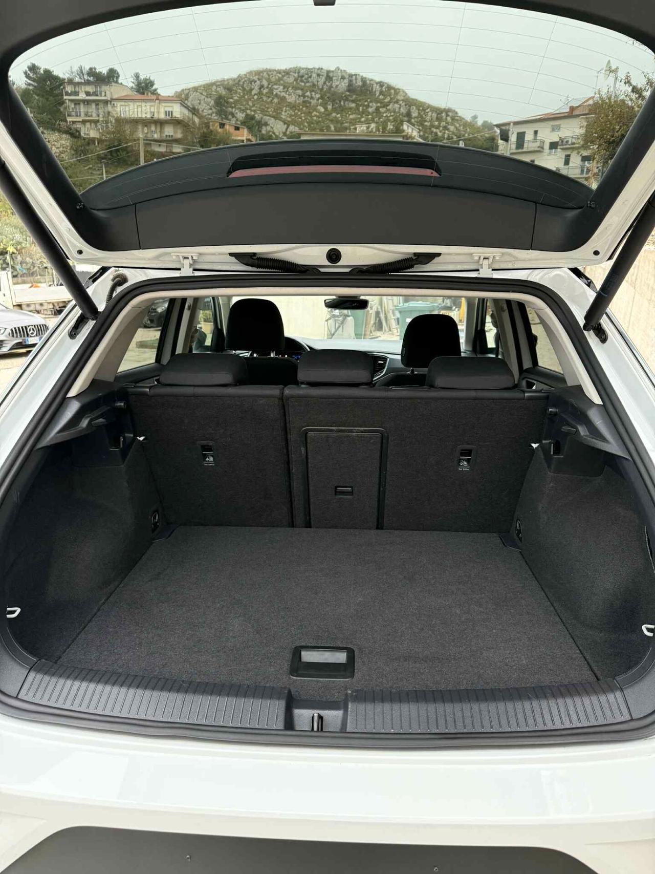 Volkswagen T-Roc 1.6 Style VIRTUAL COCKPIT