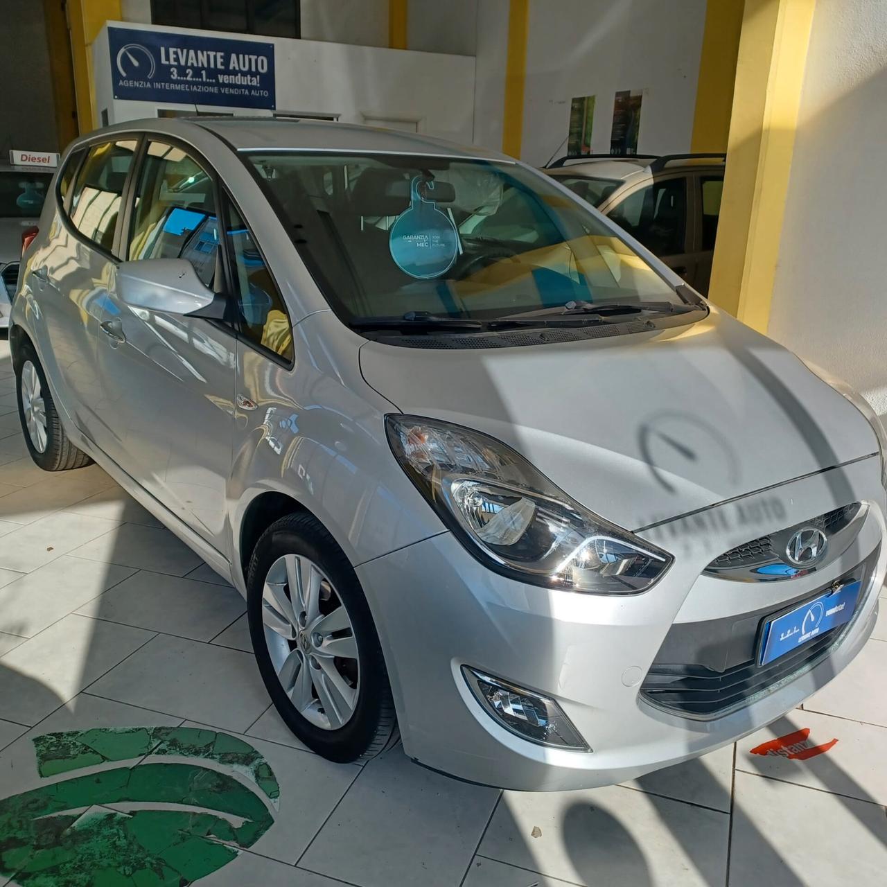 SEMBRA NUOVA 133.188 KM HYUNDAI IX20 1.4 TDI