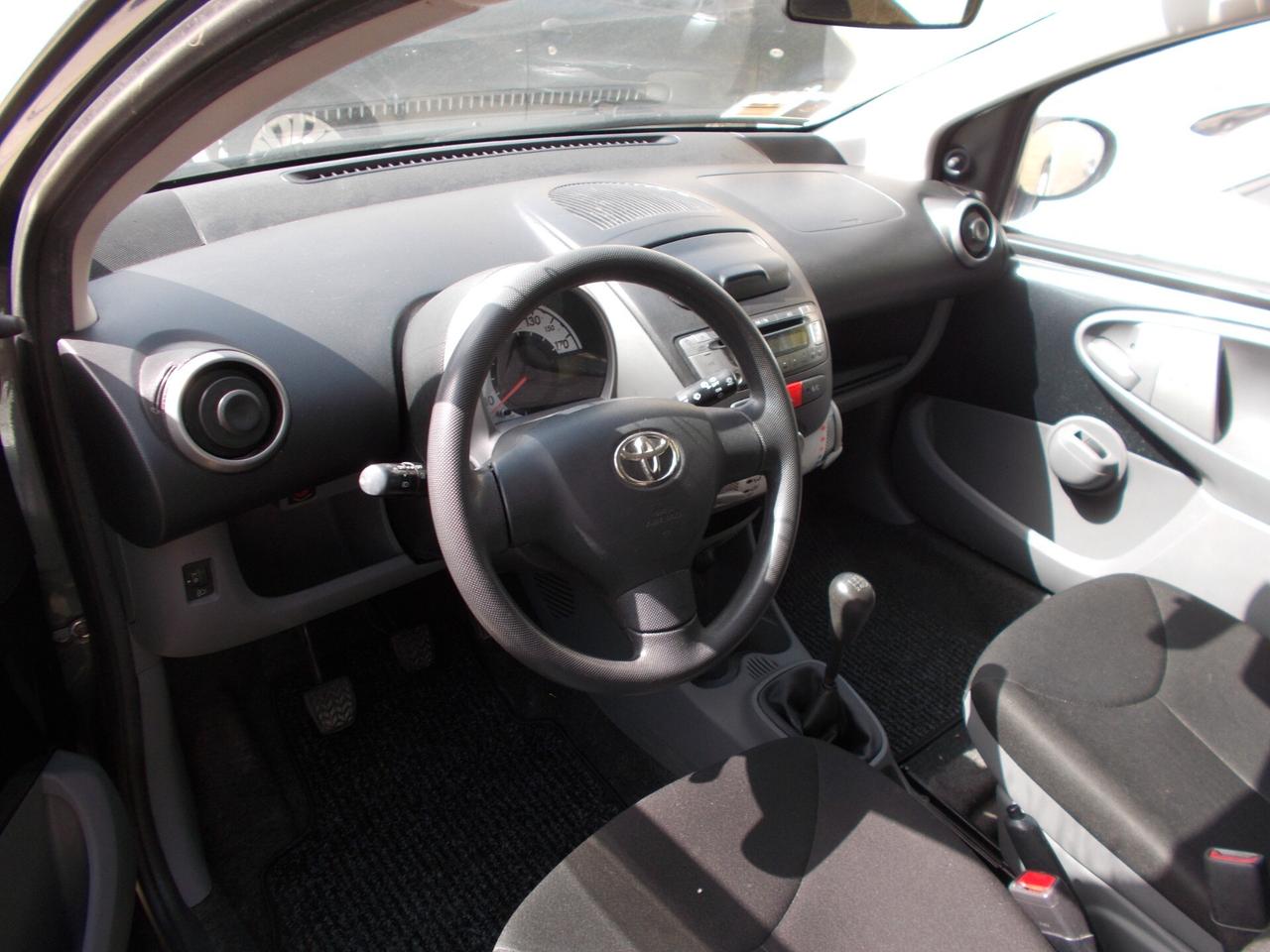 Toyota Aygo 1.0 12V VVT-i 5 porte Lounge