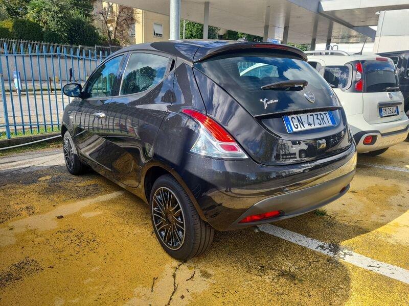 Lancia Ypsilon 1.0 FireFly 5 porte S&S Hybryd Gold CON PROMO PENATIAUTO4U