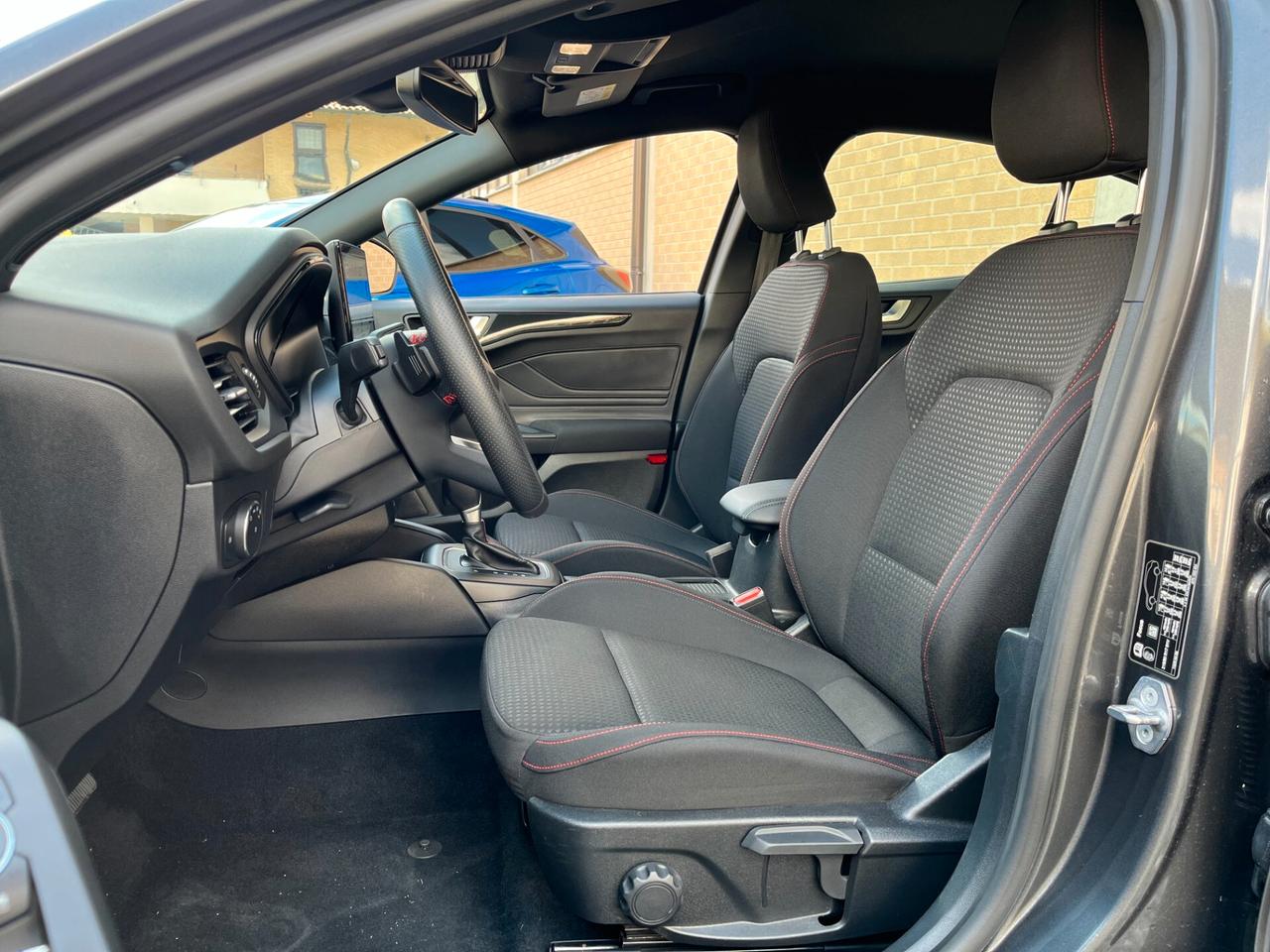 Ford Focus 1.0cc HYBRID 125cv ST-LINE C/AUTOMATICO