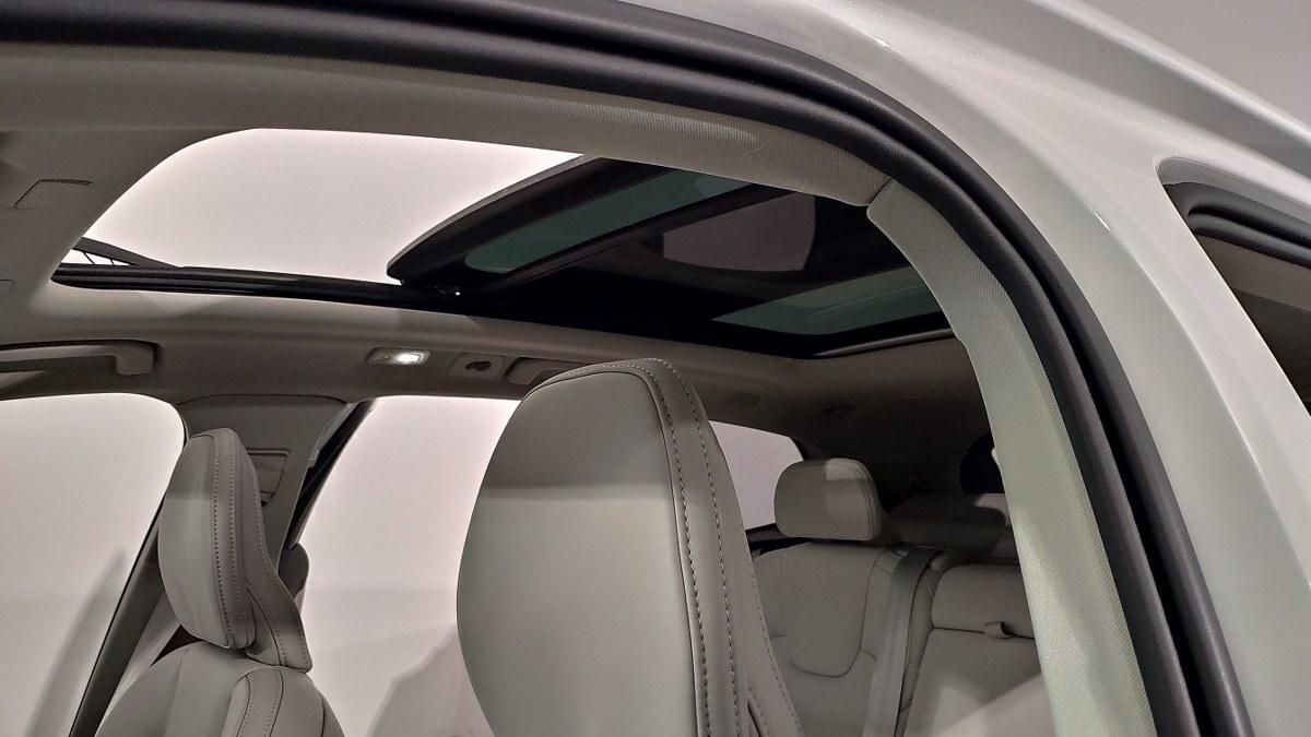 VOLVO Xc60 T8 Recharge Plug-In Hybrid Awd Aut. Ultimate Dark