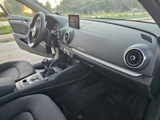 AUDI A3 30 TDI Business Sportback