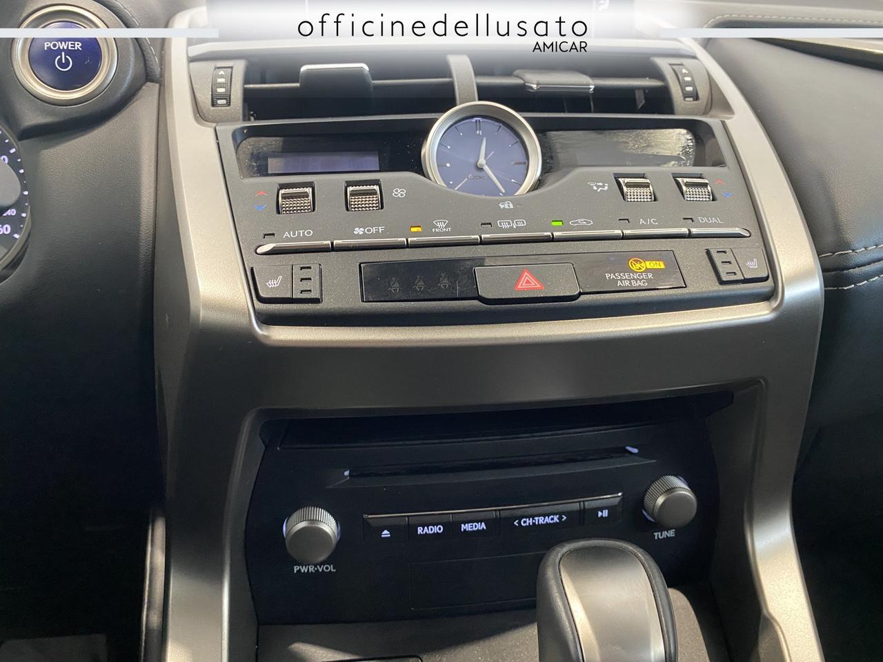 Lexus NX 300 2.5 hybrid premium 4wd cvt