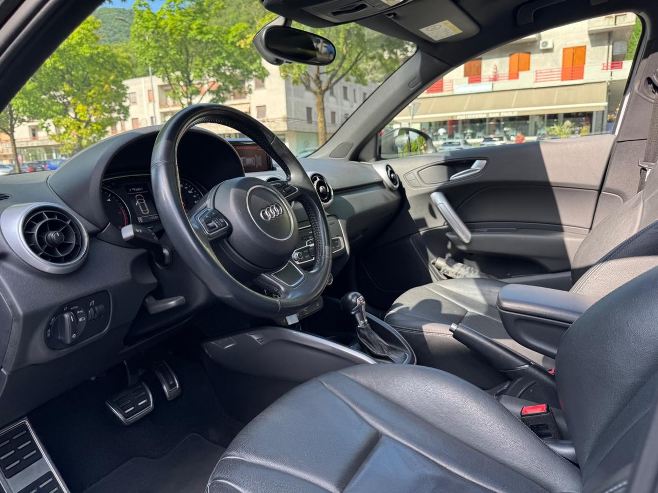 Audi A1 SPB 1.4 TDI S tronic Admired S LINE - TETTO APRIBILE - CAMBIO AUTOMATICO - SENSORI ANTERIORI E POSTERIORI - SEDILI IN PELLE