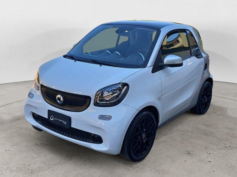 smart fortwo 70 1.0 Passion-NAVI/CERCHI BLACK