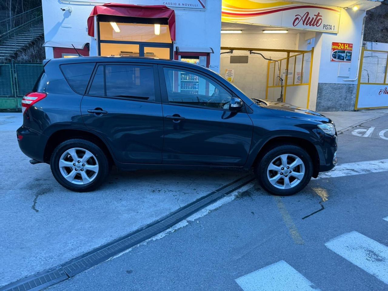 Toyota RAV 4 RAV4 2.2 D-4D 150 CV Lounge