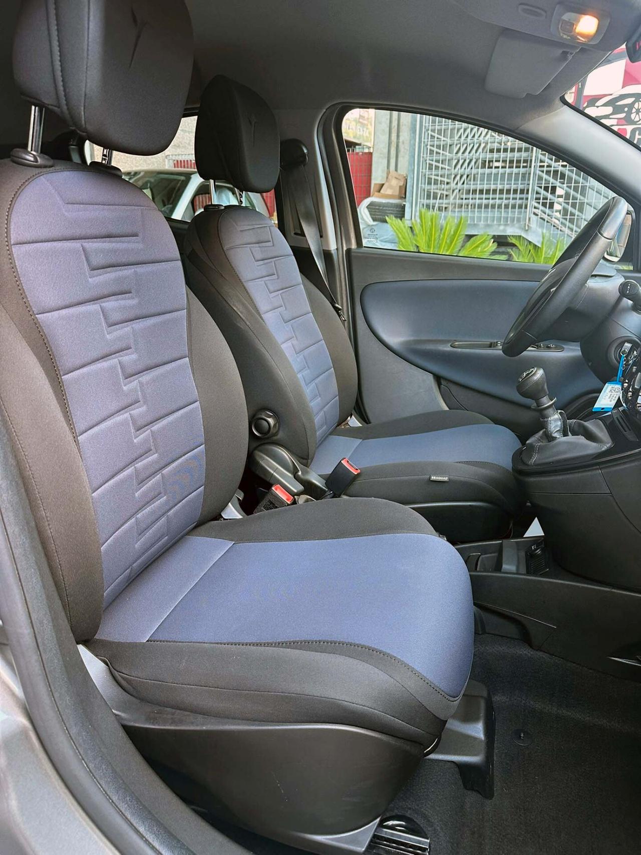 Lancia Ypsilon 1.0 FireFly 5 porte S&S Hybrid Gold Plus Telecamera Cerchi in lega Car Play