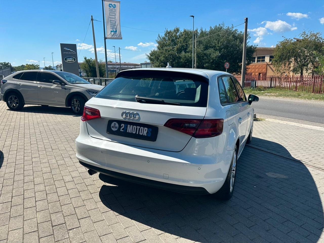 Audi A3 1.6 TDI clean diesel Attraction