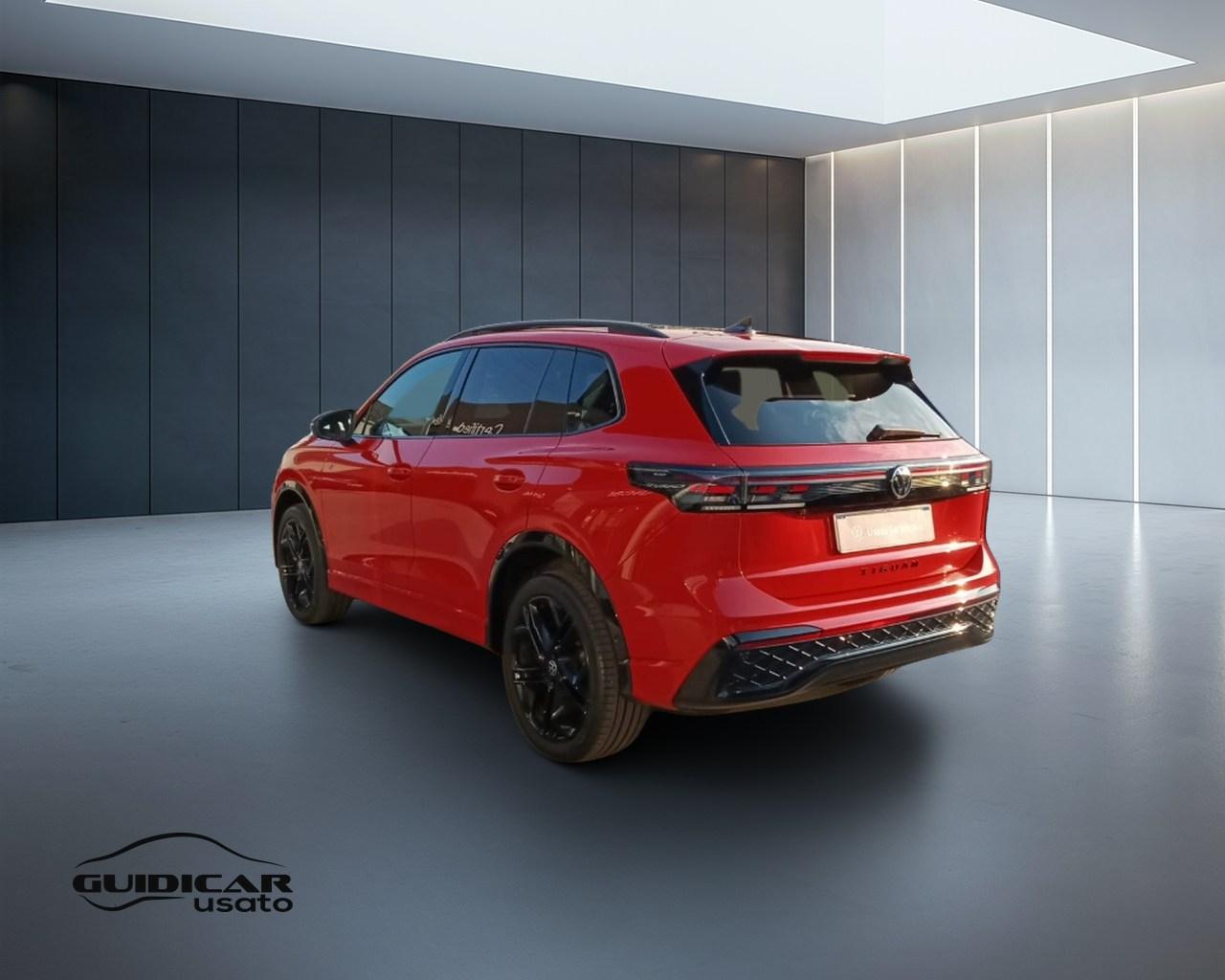 VOLKSWAGEN Tiguan III 2024 - Tiguan 2.0 tdi R-Line 4motion 193cv dsg