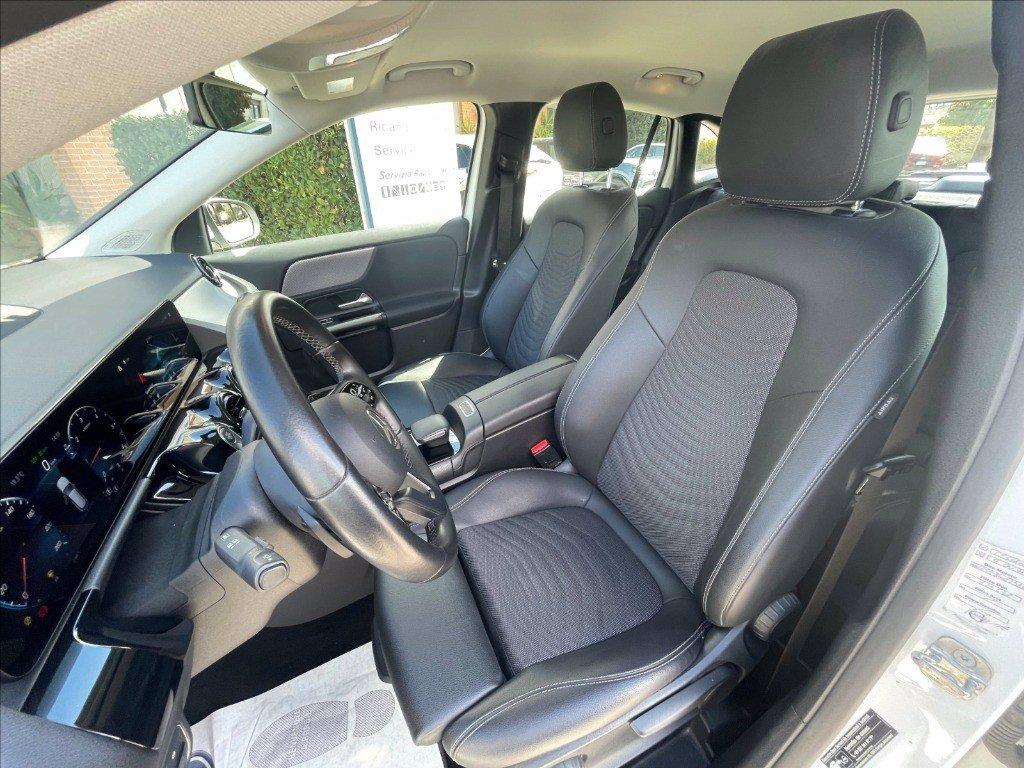 MERCEDES GLA 180 d Executive auto del 2023