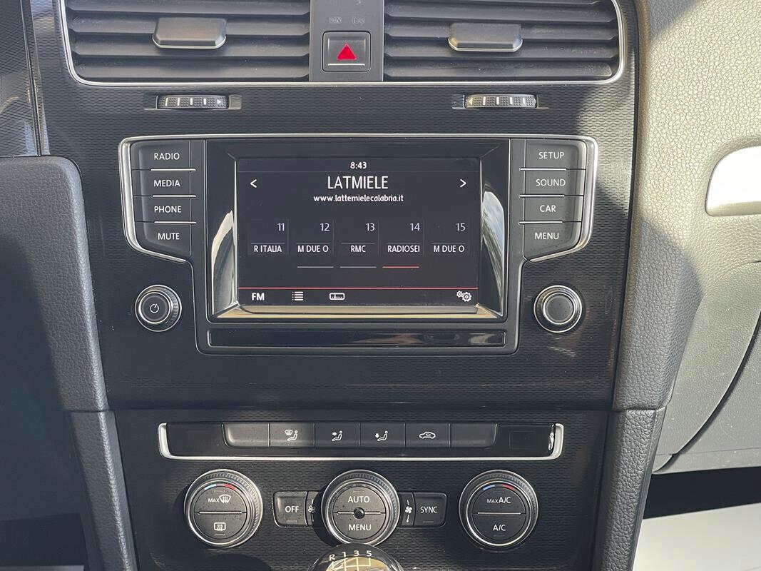 Volkswagen Golf 1.6 TDI 110 CV 5p. Comfortline BlueMotion Technology Cerchi lega da 17 – sensori park anteriore e posteriore – vetri privacy-clima bi/zona