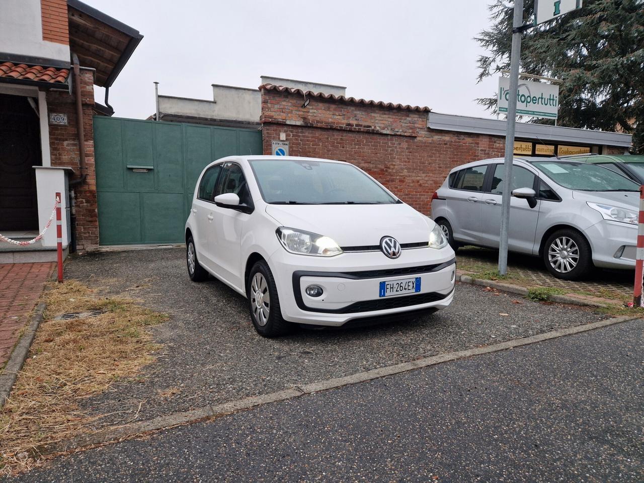 Volkswagen up! 1.0 60CV AUTOMATICA, 5 porte, Bluetooth, Sensori