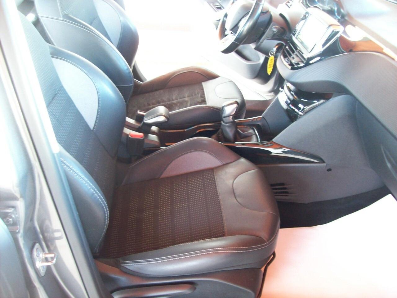 PEUGEOT 2008 1.6 HDI CV.100 Allure "2015"